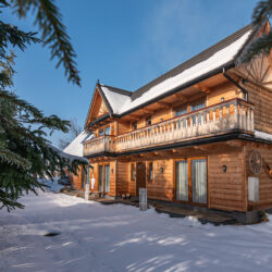 osada witów domek we wsi na zewnątrz zima