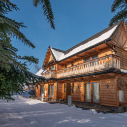 osada witów domek we wsi na zewnątrz zima osada witów domek we wsi na zewnątrz zima